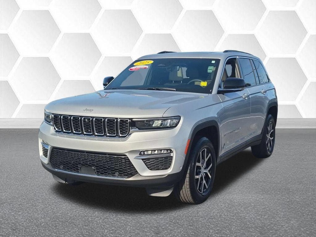 Certified 2025 Jeep Grand Cherokee Limited w/ Luxury Tech Group II AWD/4WD image 7