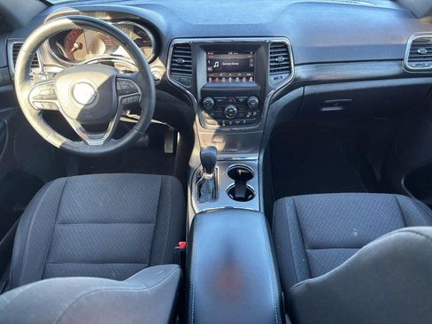 Used 2019 Jeep Grand Cherokee Laredo image 11