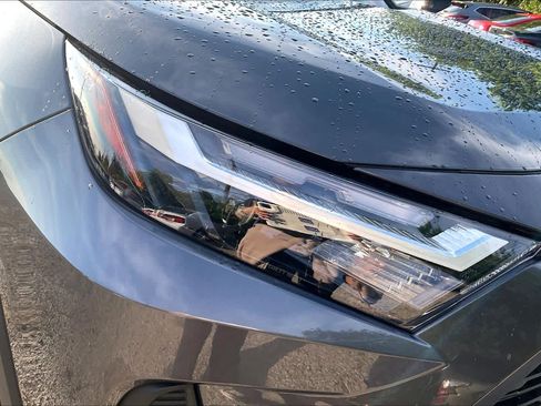 Used 2025 Toyota RAV4 XLE FWD image 27