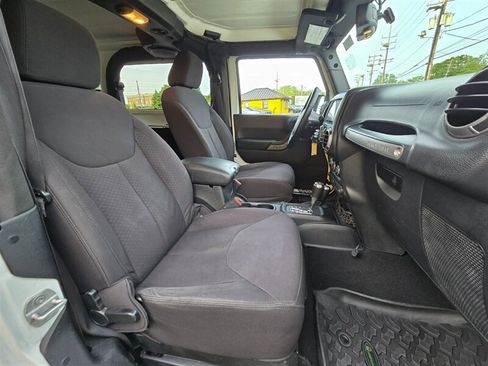 Used 2013 Jeep Wrangler Sport AWD/4WD image 32