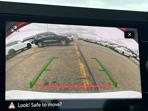 Used 2025 Volkswagen Jetta SE image 29