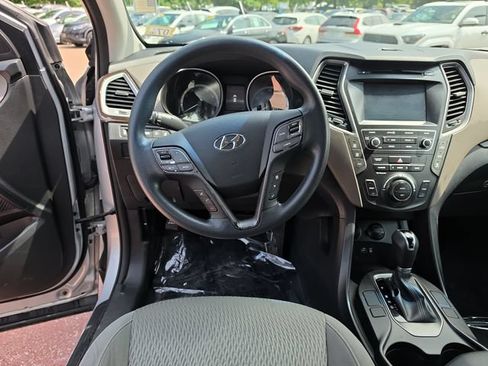 Used 2018 Hyundai Santa Fe SE AWD/4WD image 13