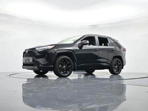 Used 2022 Toyota RAV4 SE image 35