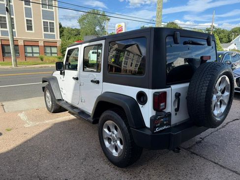 Used 2013 Jeep Wrangler Unlimited Sport image 5