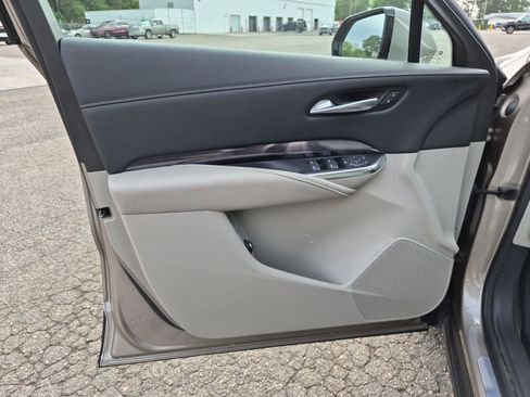 Certified 2023 Cadillac XT4 Luxury w/ Cold Weather Package FWD image 22