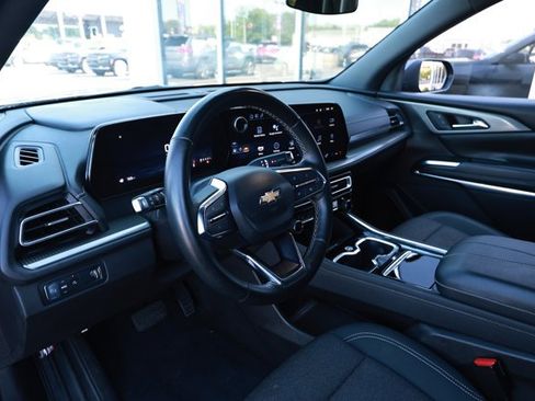 Used 2024 Chevrolet Traverse LT FWD image 23