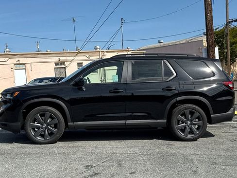 New 2025 Honda Pilot Sport image 7