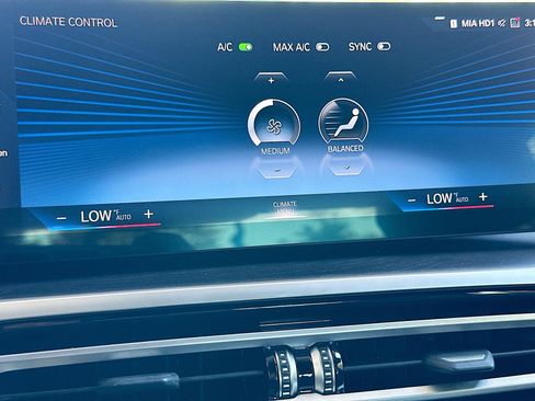 Certified 2023 BMW 330i Sedan w/ Convenience Package image 16