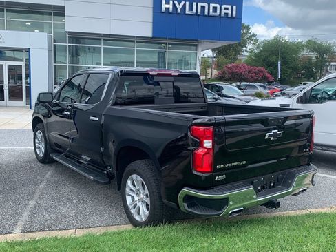 Used 2025 Chevrolet Silverado 1500 LTZ w/ LTZ Premium Package AWD/4WD image 9