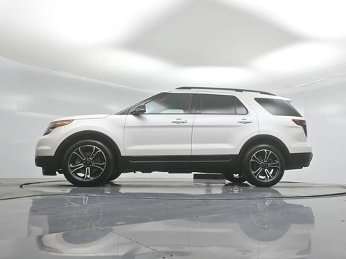 Used 2015 Ford Explorer Sport w/ Equipment Group 401A AWD/4WD image 47