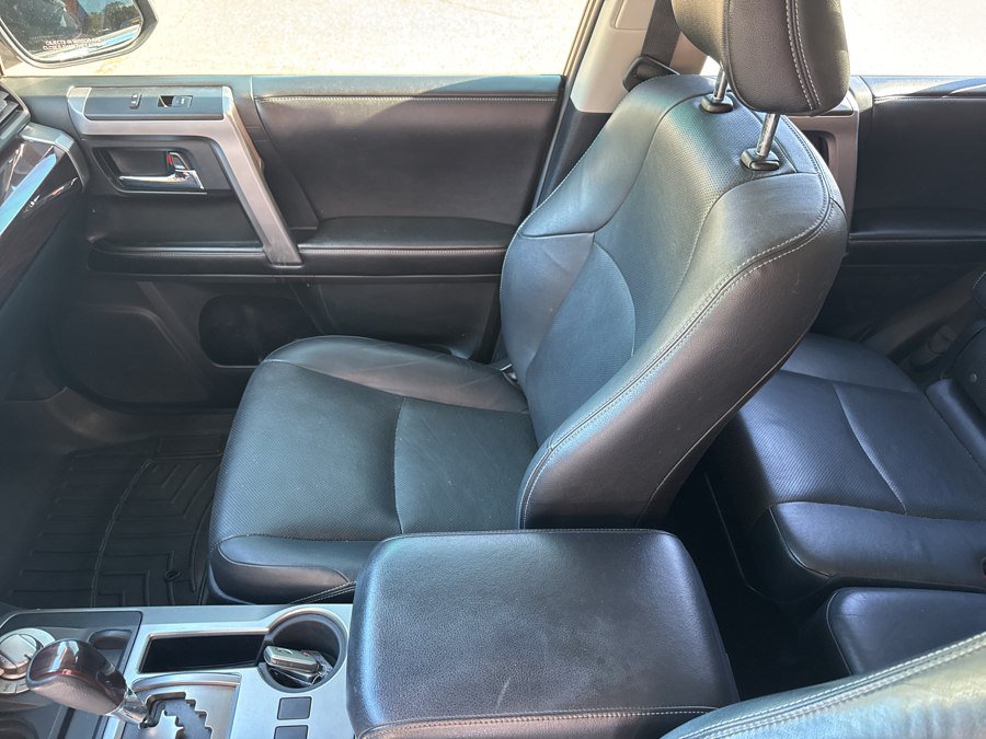 Used 2015 Toyota 4Runner Limited AWD/4WD image 17