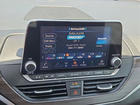 Used 2024 Nissan Altima 2.5 SV FWD image 17