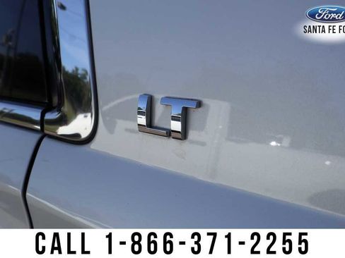 Used 2015 Chevrolet Suburban LT w/ Luxury Package RWD image 12
