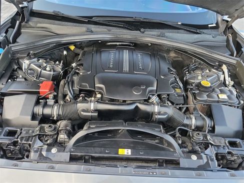 Used 2017 Jaguar F-PACE Prestige image 30