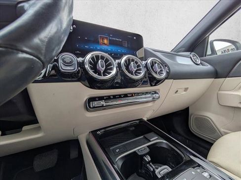 Used 2021 Mercedes-Benz GLA 250 4MATIC image 13