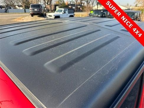 Used 2021 Jeep Gladiator Sport image 8