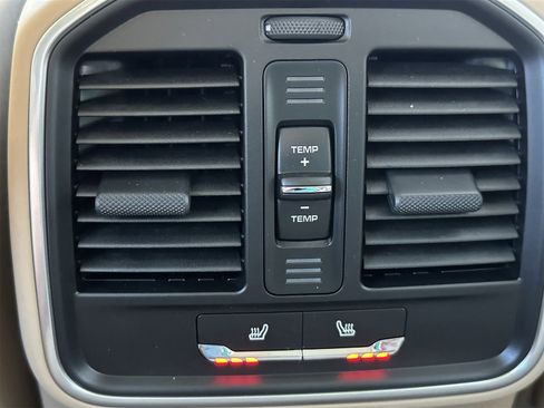 New 2026 Porsche Macan image 17