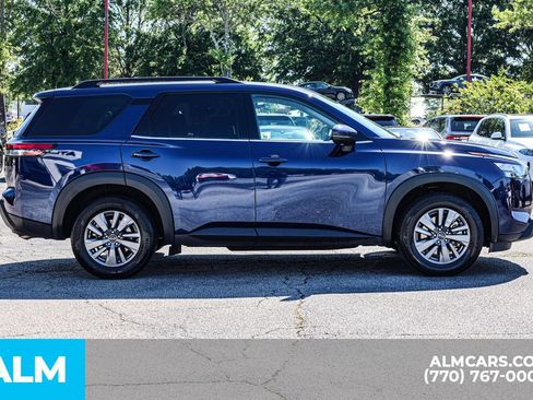 Used 2025 Nissan Pathfinder SV FWD image 10