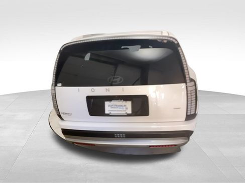Used 2026 Hyundai Ioniq 9 SE AWD/4WD image 8