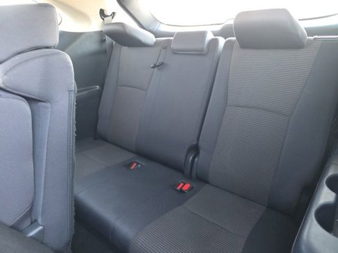 Used 2024 Toyota Highlander LE image 11