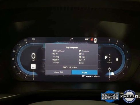 Used 2025 Volvo XC40 B5 Core image 9