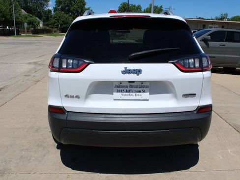 Used 2019 Jeep Cherokee Latitude w/ Popular Appearance Group AWD/4WD image 3