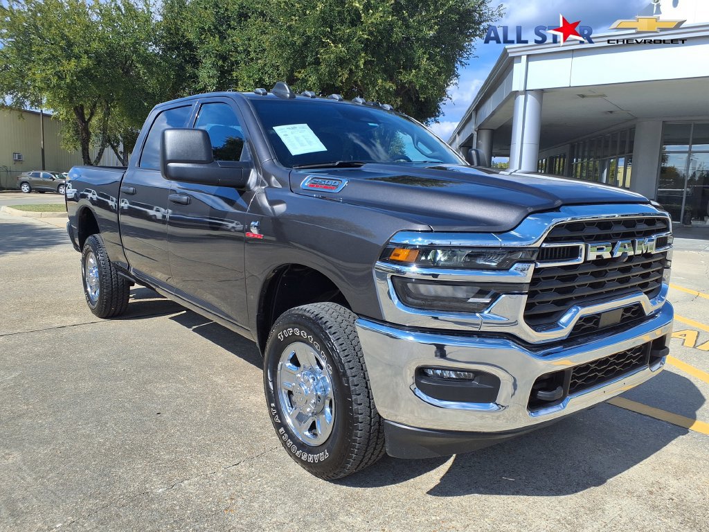 Used 2026 RAM 2500 Tradesman w/ Chrome Appearance Group AWD/4WD 360° Tour