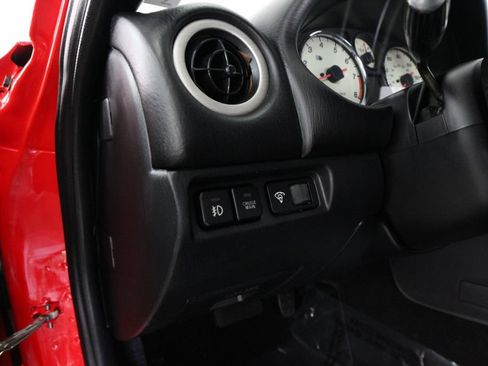Used 2002 MAZDA MX-5 Miata RWD image 26