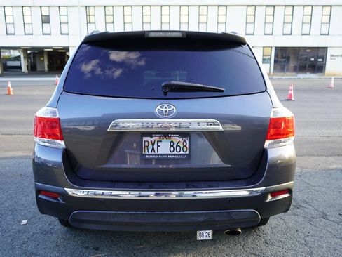 Used 2013 Toyota Highlander Plus FWD image 25