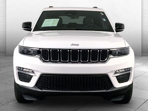 Used 2025 Jeep Grand Cherokee Limited AWD/4WD image 2
