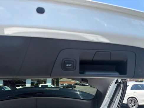 Used 2023 Buick Envision Essence w/ Sport Touring Package AWD/4WD image 7