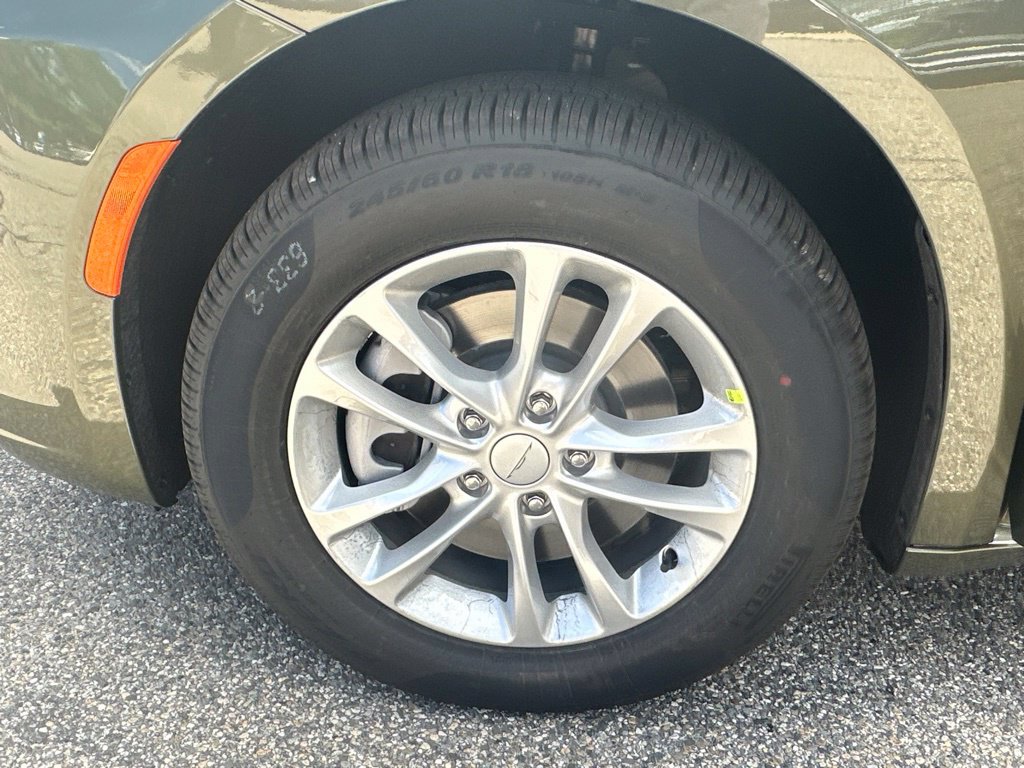 New 2027 Chrysler Pacifica Select AWD/4WD image 31