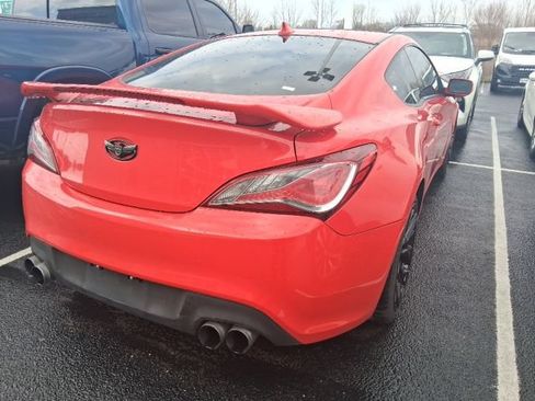 Used 2013 Hyundai Genesis 3.8 RWD image 8