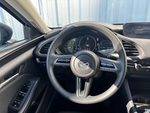 Used 2020 MAZDA MAZDA3 Sedan image 18