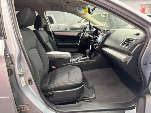 Used 2019 Subaru Outback 2.5i Premium AWD/4WD image 14