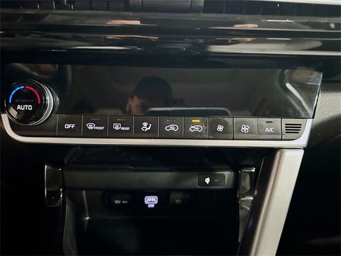 Used 2023 Kia Seltos EX image 23