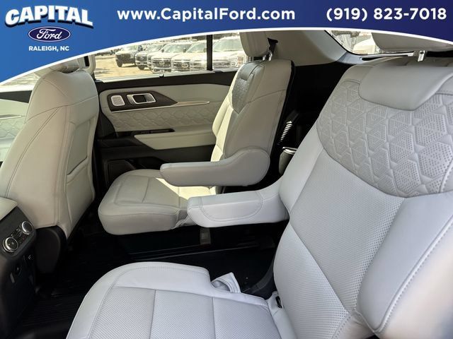 Certified 2025 Ford Explorer Platinum w/ LUX Leather Package AWD/4WD image 18