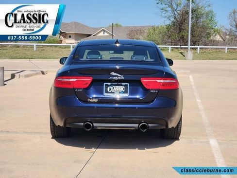 Used 2018 Jaguar XE R-Sport image 8