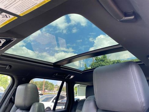 Used 2017 Land Rover Range Rover image 15