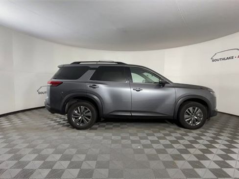 Certified 2025 Nissan Pathfinder SV image 9