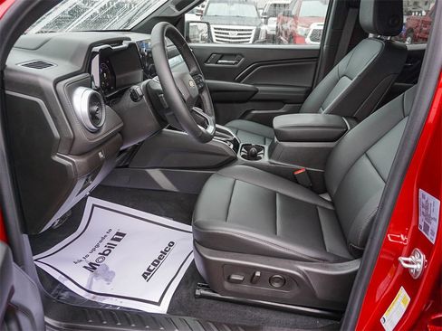 Used 2025 Chevrolet Colorado LT w/ LT Convenience Package image 17