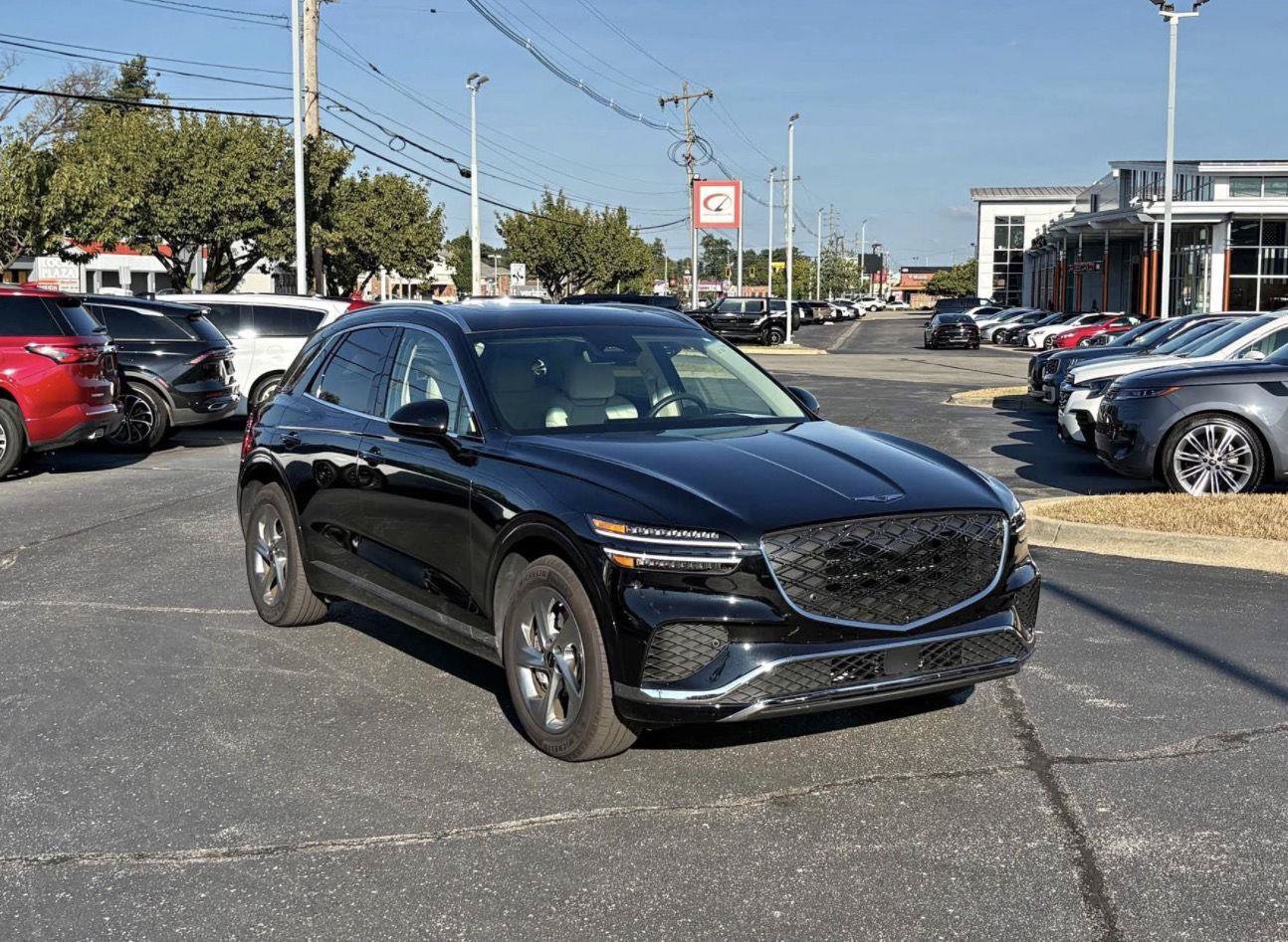 Used 2026 Genesis GV70 2.5T Select AWD/4WD image 1