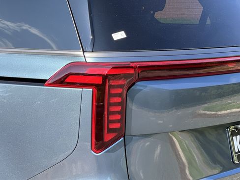 New 2027 Kia Carnival SX Prestige FWD image 14