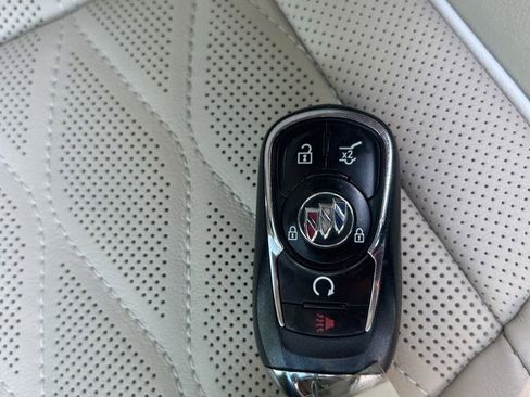 Used 2023 Buick Enclave Avenir AWD/4WD image 30