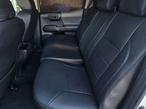 Certified 2022 Toyota Tacoma SR image 11