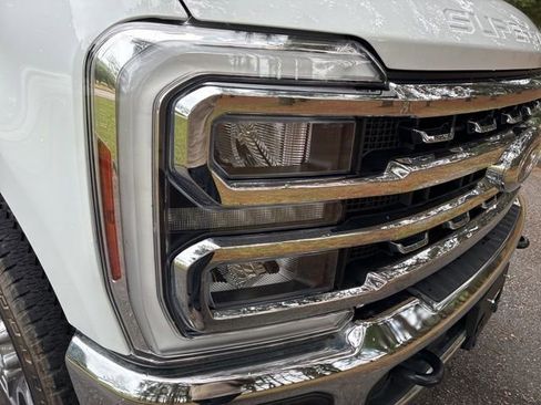 Used 2024 Ford F250 Lariat AWD/4WD image 9