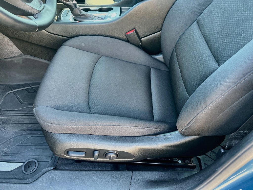 Used 2025 Chevrolet Malibu RS w/ LPO, Floor Liner Package FWD image 18