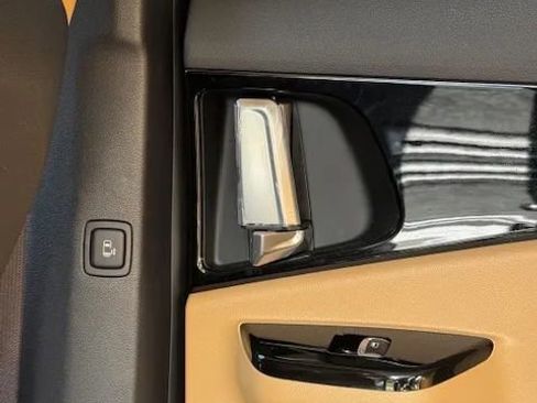 Used 2024 Kia Carnival EX image 29