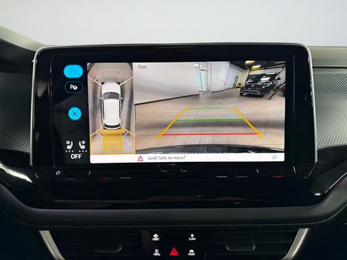 New 2026 Volkswagen Atlas Cross Sport SEL Premium R-Line AWD/4WD image 16