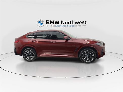 Used 2025 BMW X4 xDrive30i w/ Premium Package image 5